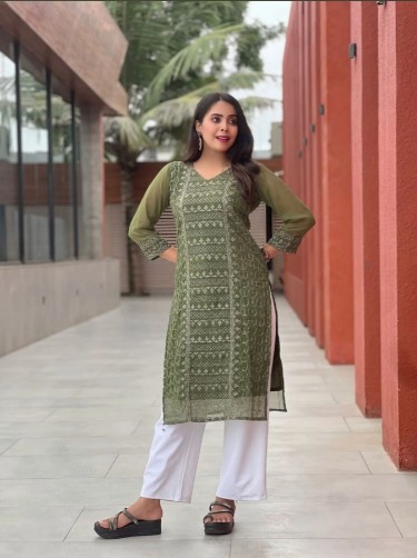 Chikankari Kurti in Soft Georgette