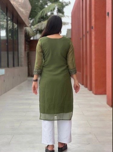 Chikankari Kurti in Soft Georgette